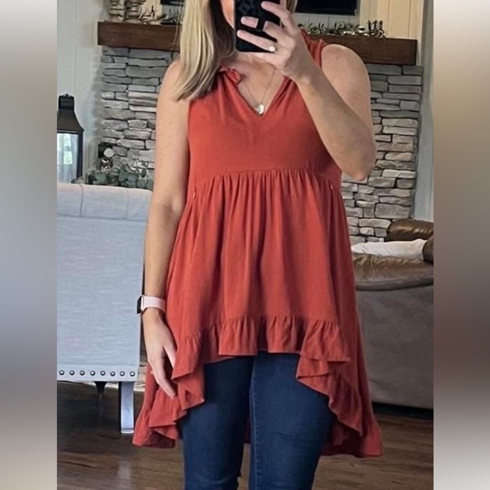 Nursing Queen Rust Orange Sleeveless Ruffled High-Low Nursing Tank